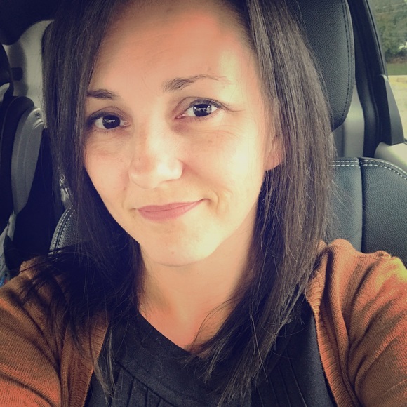 Meet your Posher, Sarah - Picture 1 of 1